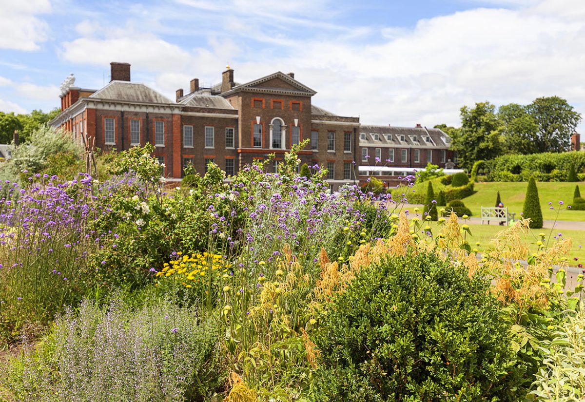 Tour to Kensington Palace in Kensington Gardens, London, United Kingdom