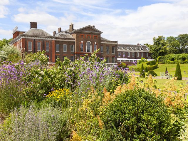 Tour to Kensington Palace in Kensington Gardens, London, United Kingdom